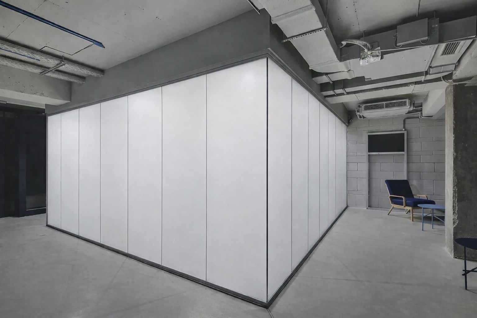 Office-smart-glass-2-off